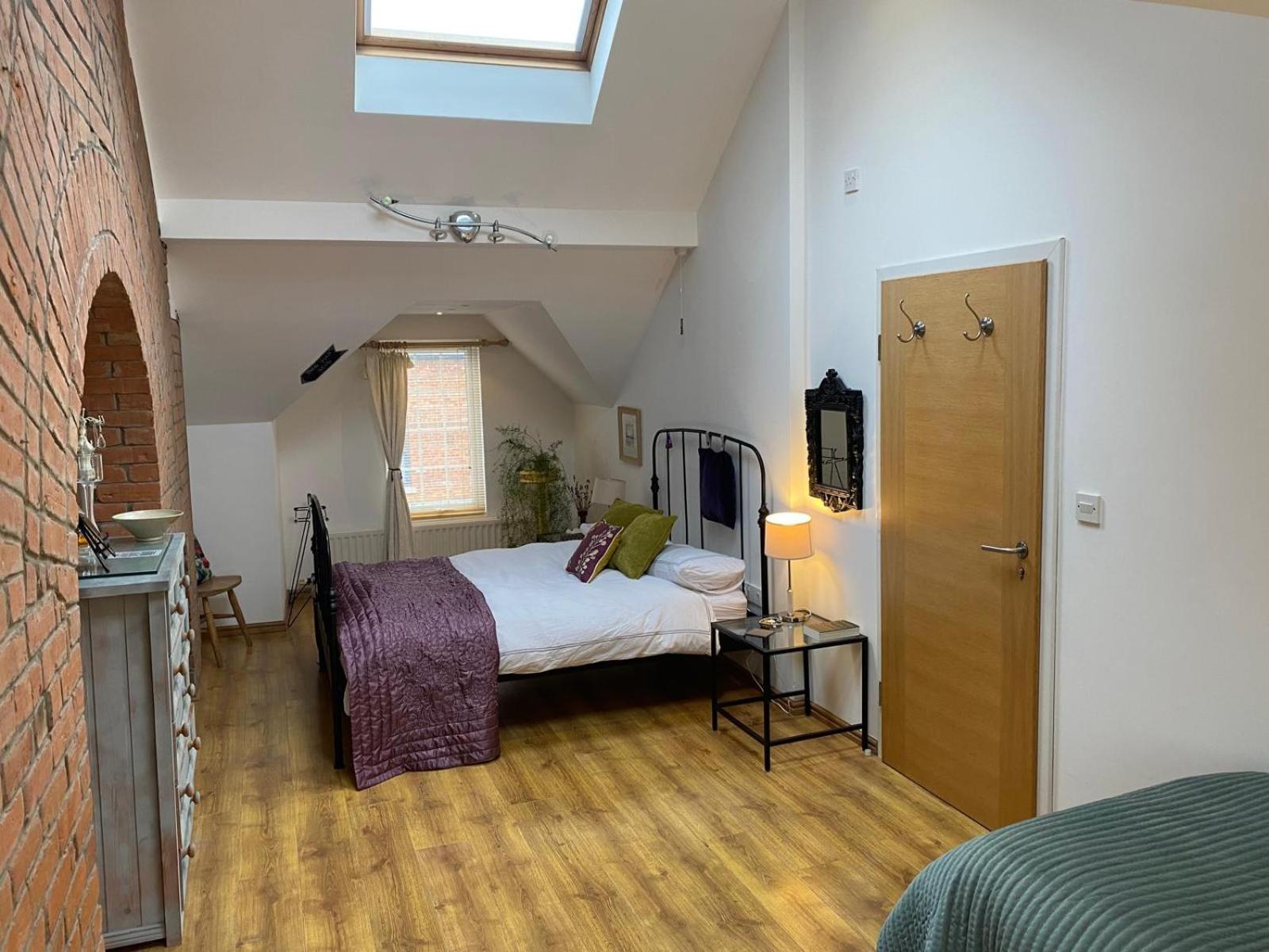 True Colours Apartment In Central Location Bangor  Exteriér fotografie